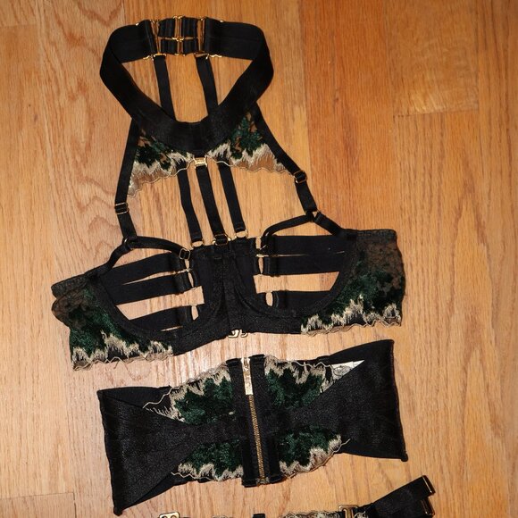 Bordelle Wilde Ouvert Collar Bra Belt Thong Garter SET SS XS green black gold - Picture 3 of 14